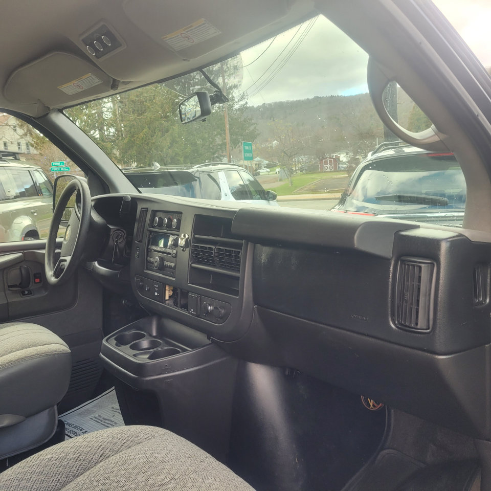 Used 2015 Chevrolet Express 3500 LT w/ LT Preferred Equipment Group image 24