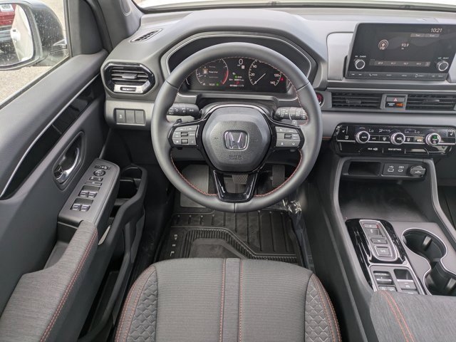 New 2025 Honda Pilot Sport image 19