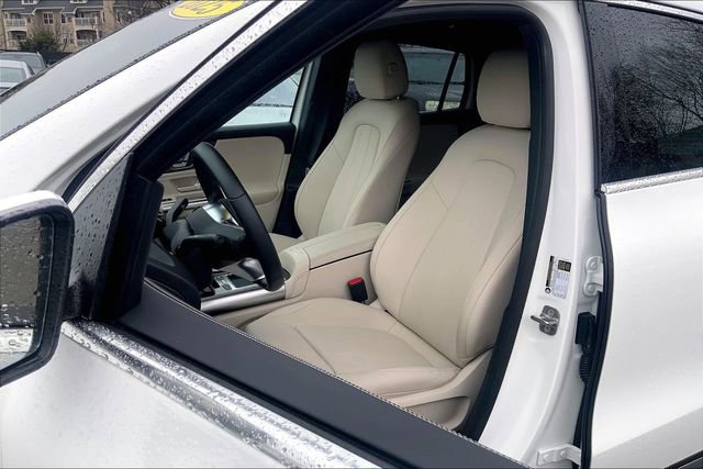 Used 2025 Mercedes-Benz GLA 250 4MATIC image 6