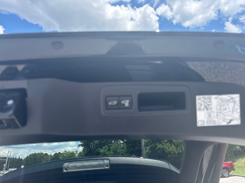 Used 2023 Toyota Venza LE AWD/4WD image 11