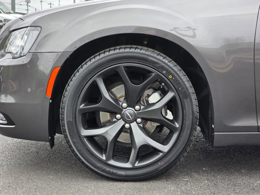Used 2022 Chrysler 300 S image 9