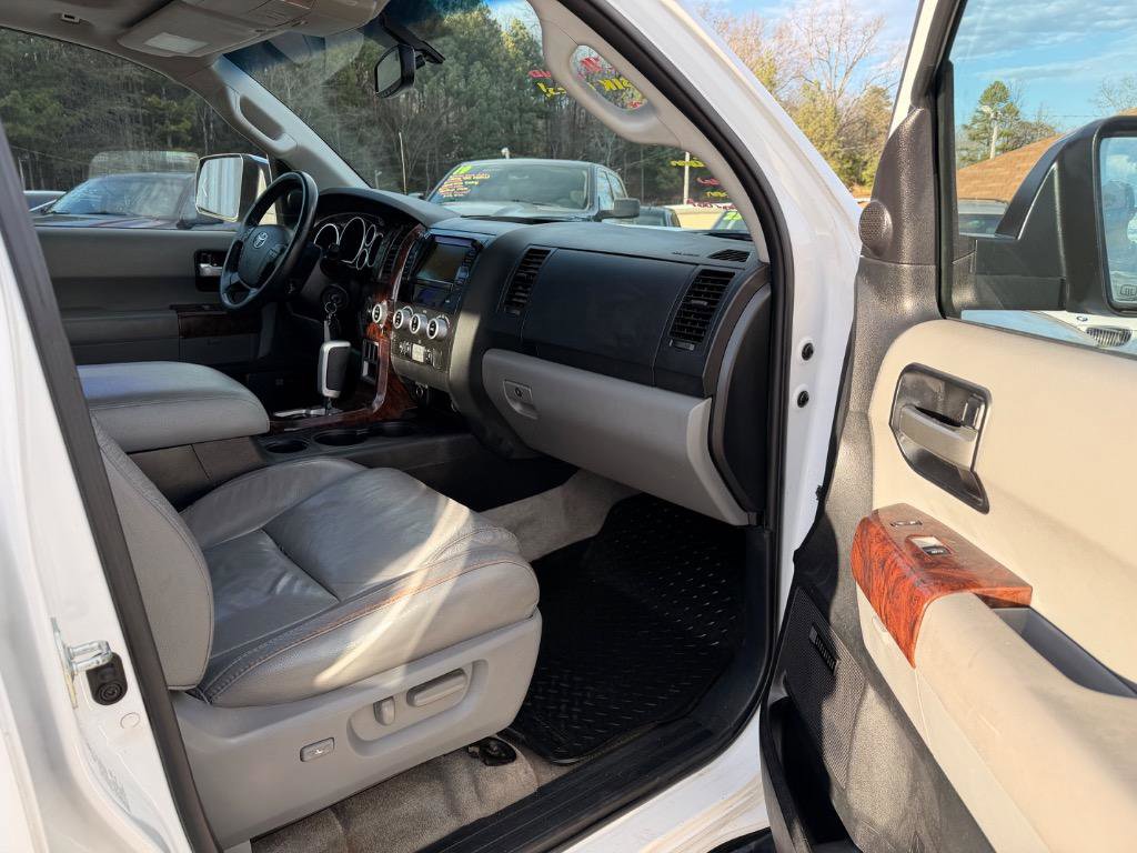 Used 2008 Toyota Sequoia Limited RWD image 24