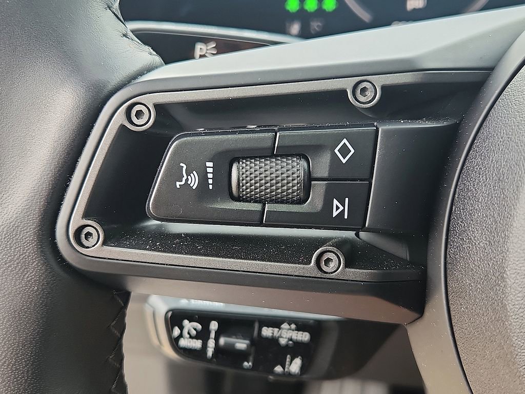 Certified 2025 Porsche Taycan image 21