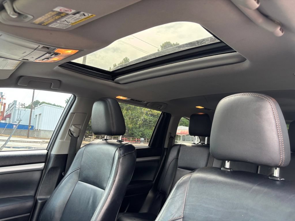 Used 2014 Toyota Highlander XLE FWD image 38