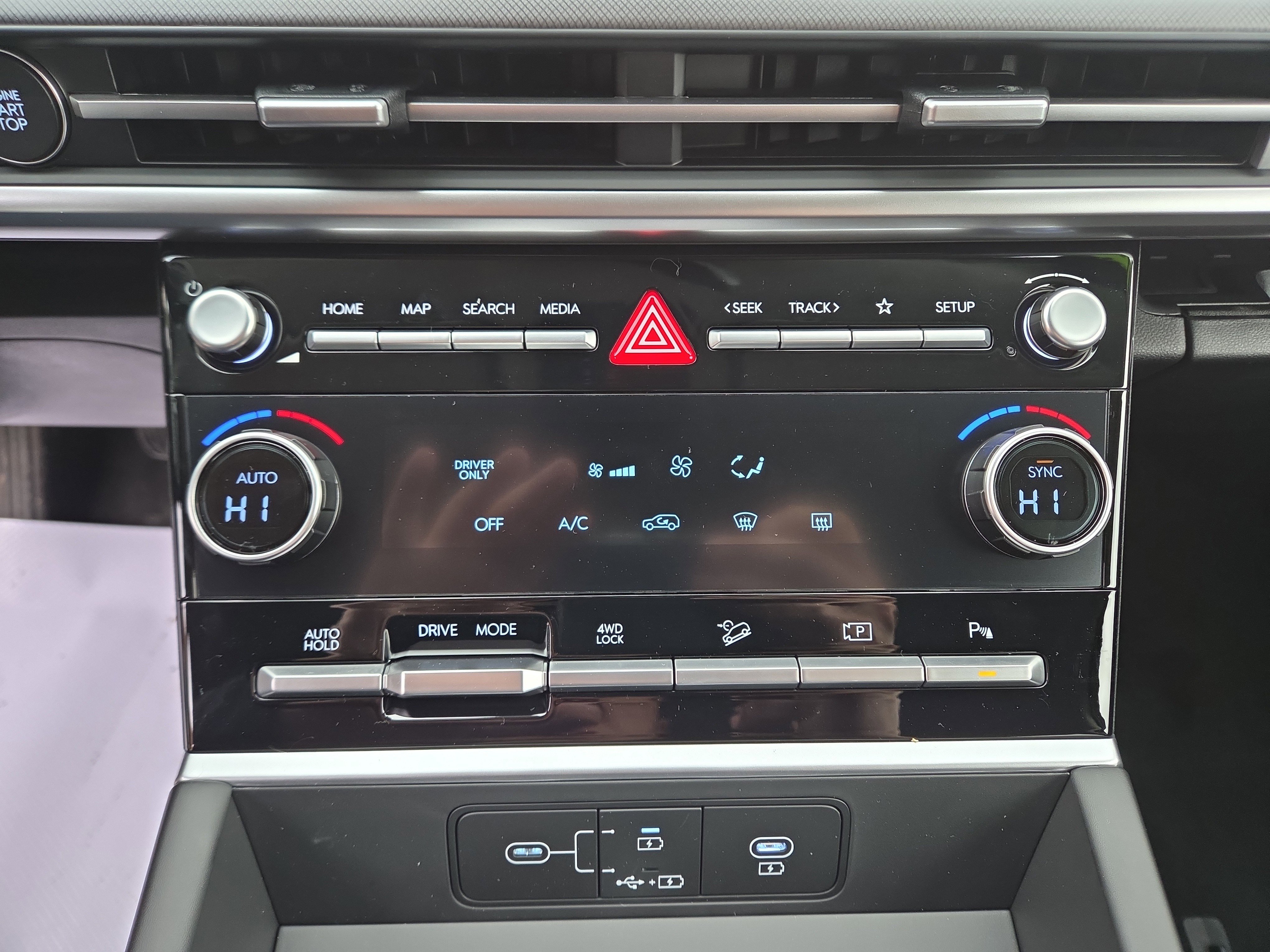 New 2026 Hyundai Santa Fe SE image 28