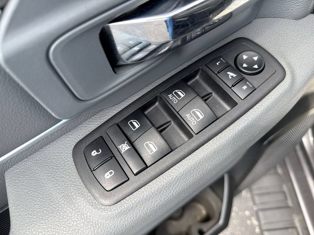 Used 2019 RAM 1500 Classic SLT RWD image 13