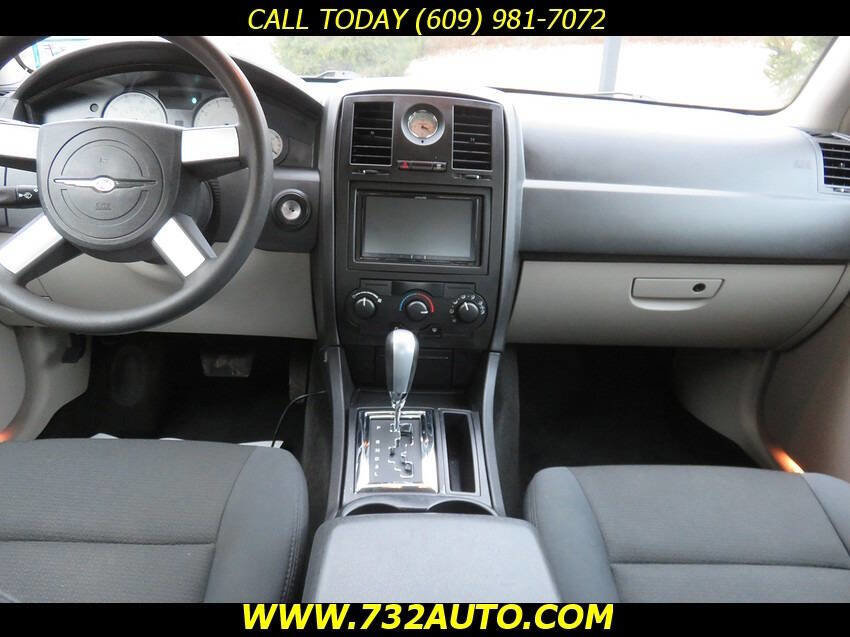 Used 2006 Chrysler 300 Base 4dr Sedan image 17