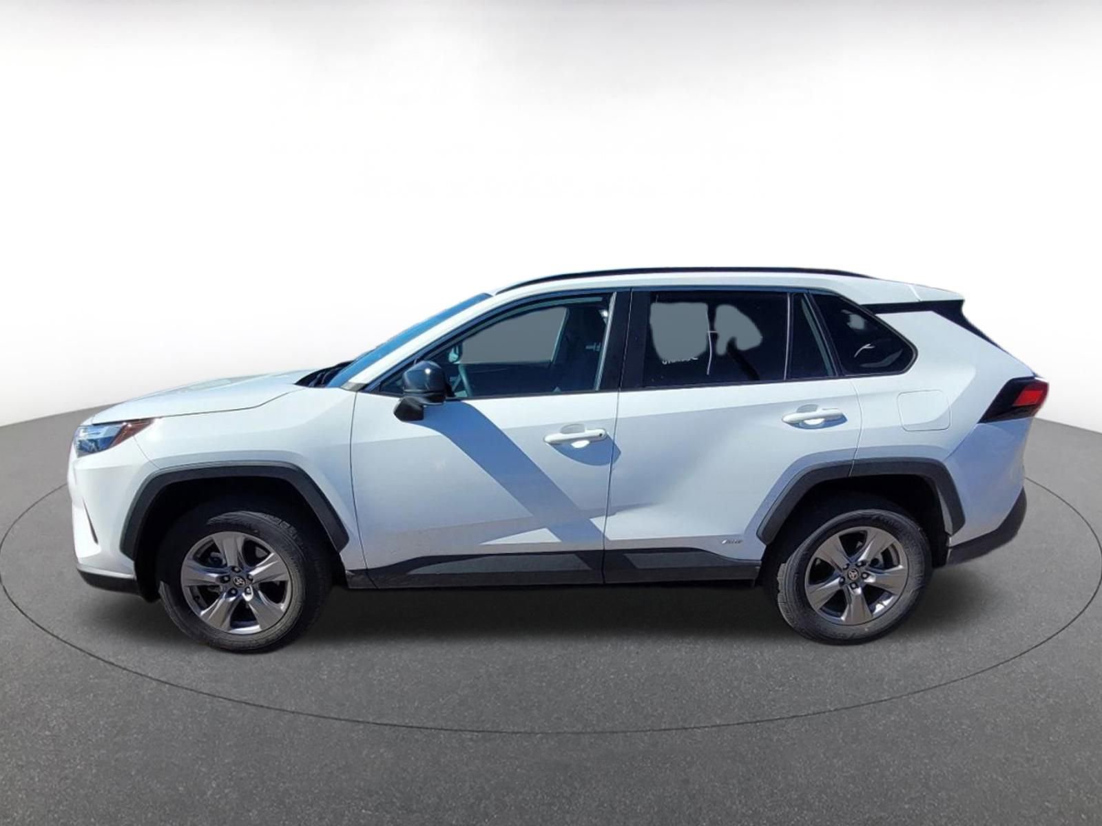 Used 2025 Toyota RAV4 LE image 5
