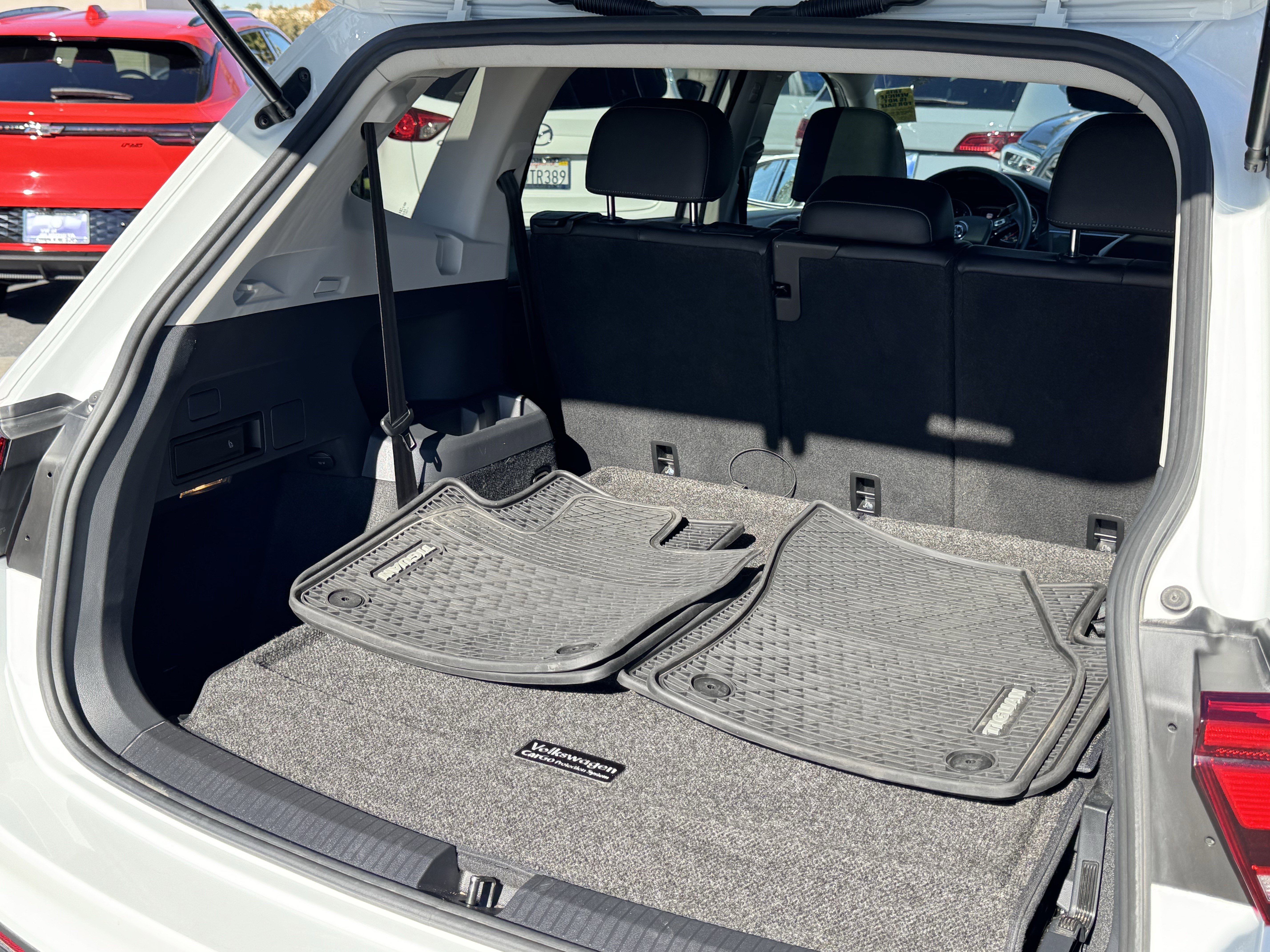 Certified 2019 Volkswagen Tiguan SE w/ Panoramic Sunroof Package image 39