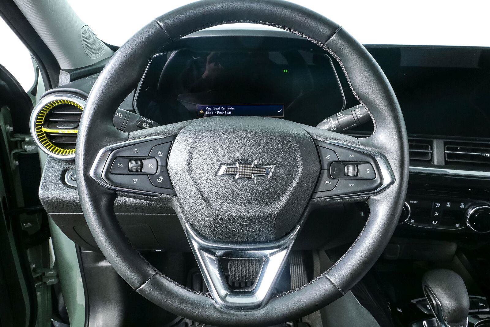 Used 2024 Chevrolet Trax ACTIV w/ Sunroof Package FWD image 9