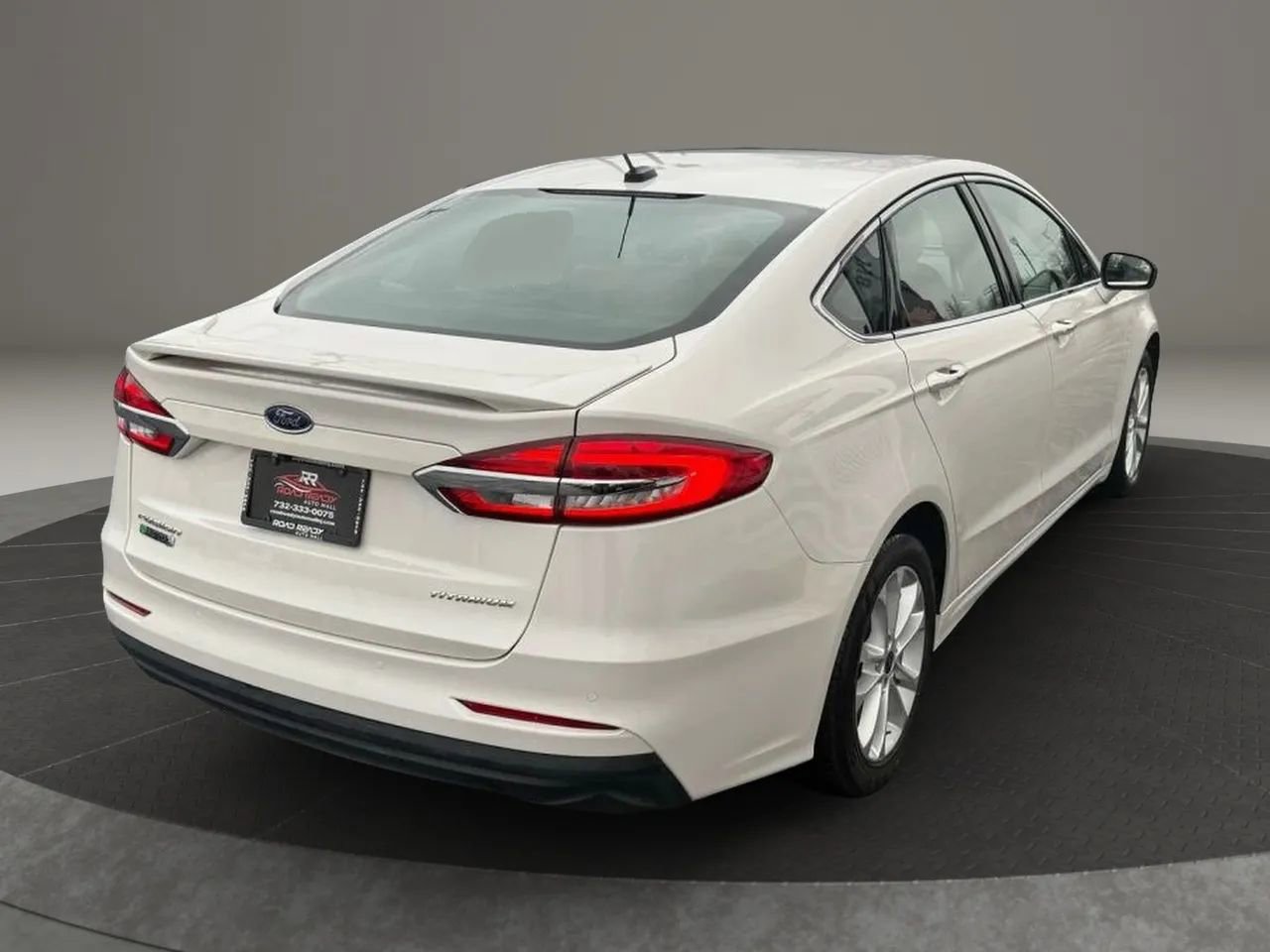Used 2019 Ford Fusion Energi Titanium image 7