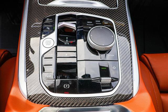 Used 2025 BMW X7 M60i w/ Climate Comfort Package image 19