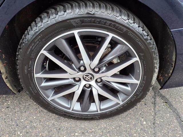 Used 2022 Toyota Camry XLE w/ Navigation Package FWD image 11