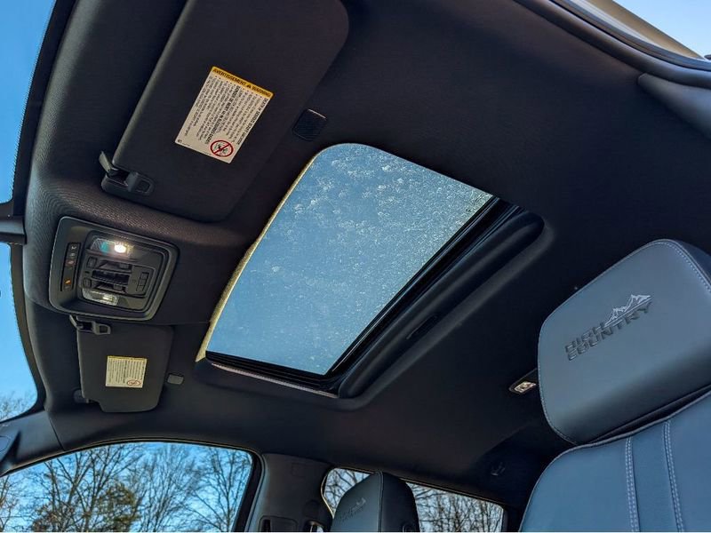 Used 2022 Chevrolet Silverado 2500 High Country AWD/4WD image 17