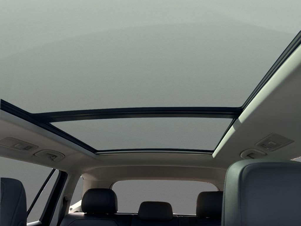 Used 2020 Volkswagen Tiguan SE w/ Panoramic Sunroof Package image 19