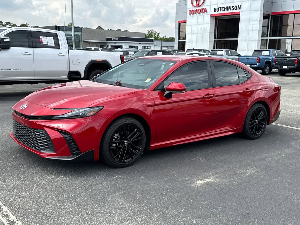 Used 2025 Toyota Camry SE w/ Convenience Package image 7