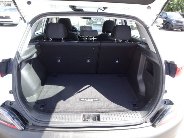Used 2023 Hyundai Kona SE image 25