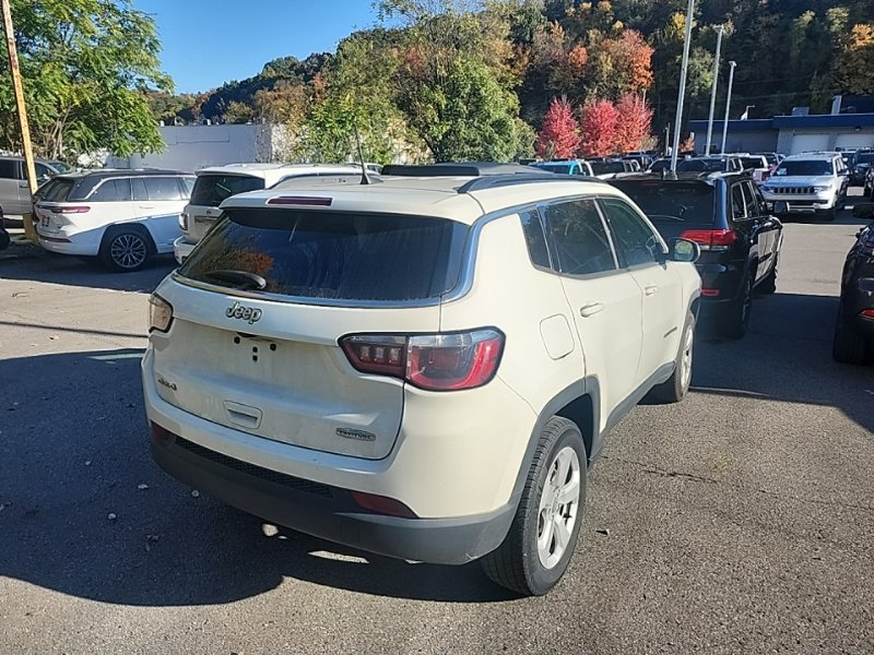 Used 2021 Jeep Compass Latitude w/ Convenience Group AWD/4WD image 12