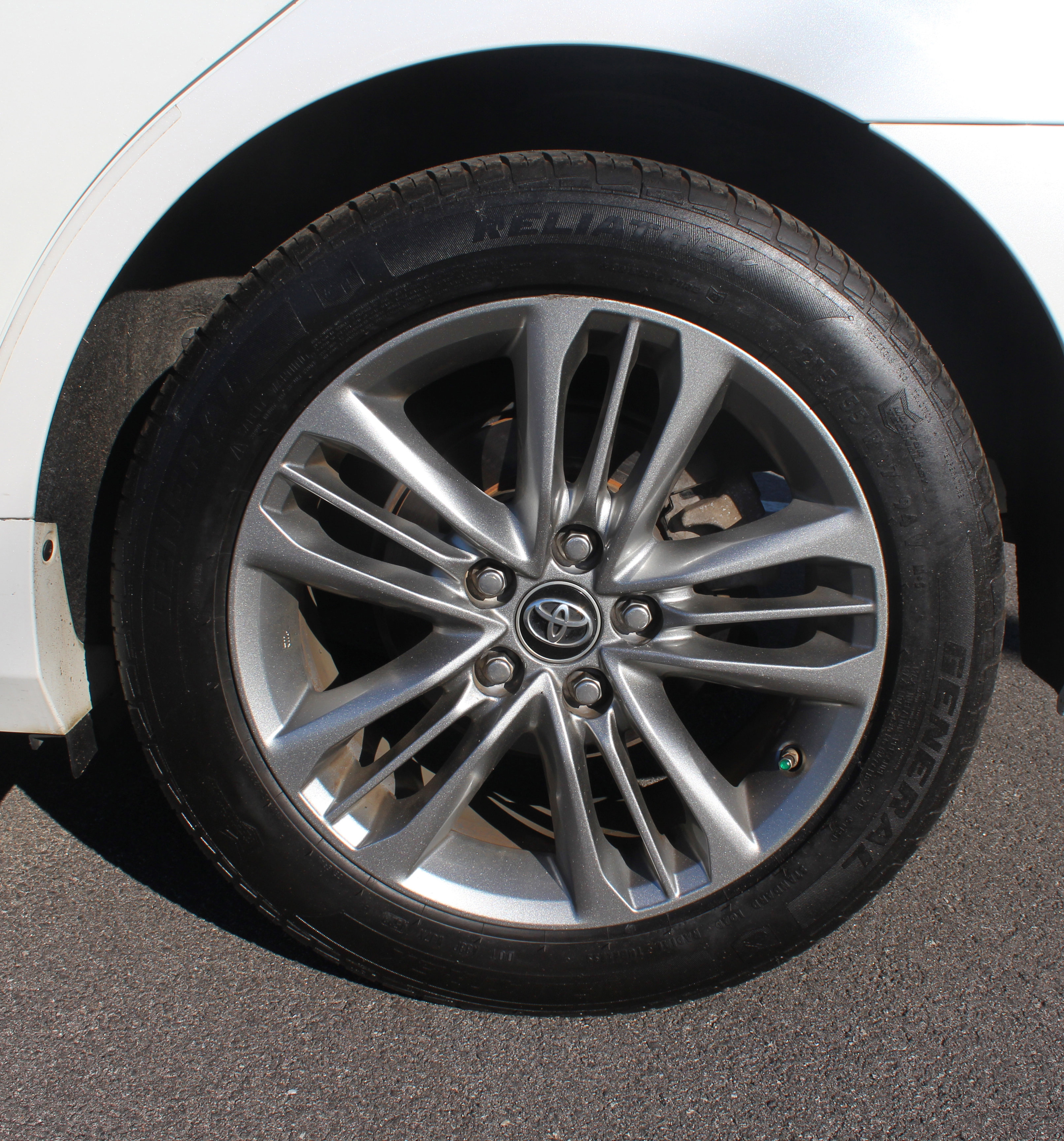 Used 2017 Toyota Camry SE w/ Moonroof Package image 19