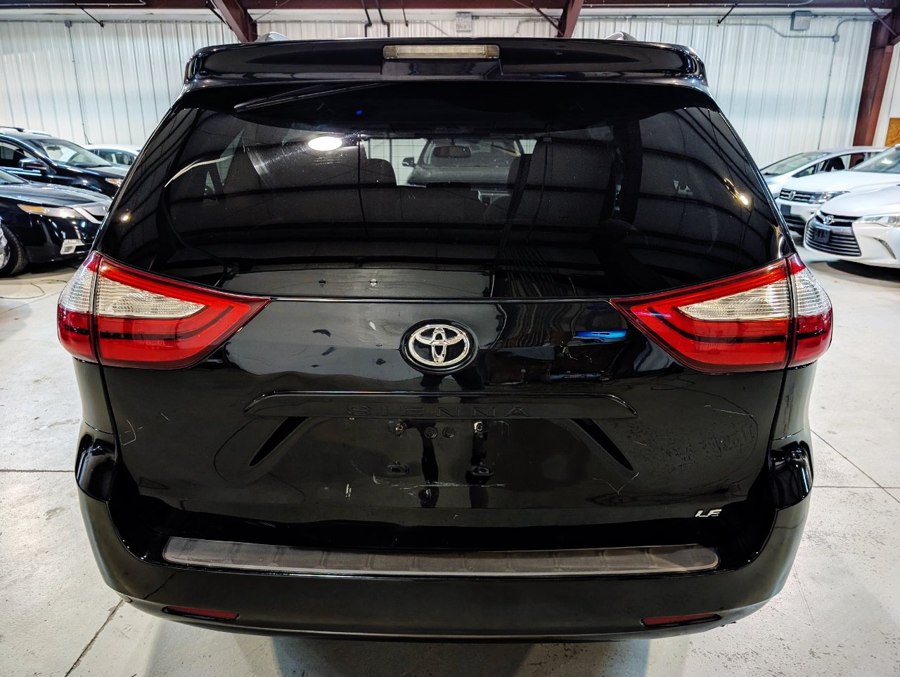 Used 2015 Toyota Sienna LE FWD image 7