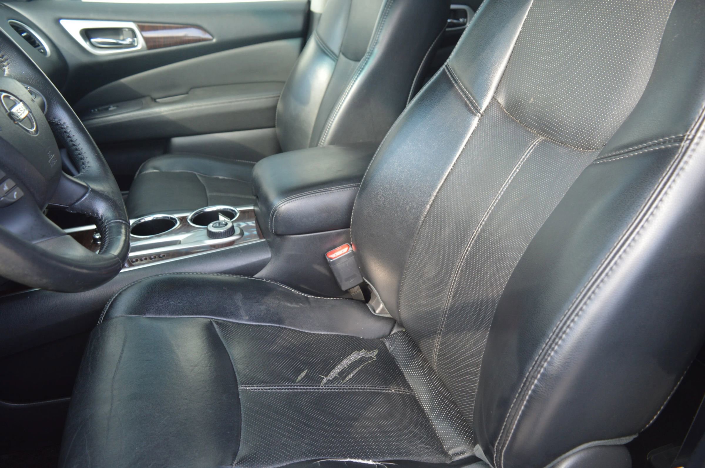 Used 2015 Nissan Pathfinder Platinum AWD/4WD image 12