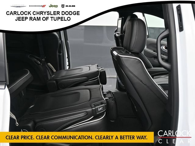 New 2026 Chrysler Pacifica Limited w/ Uconnect Theater Family Group FWD image 38