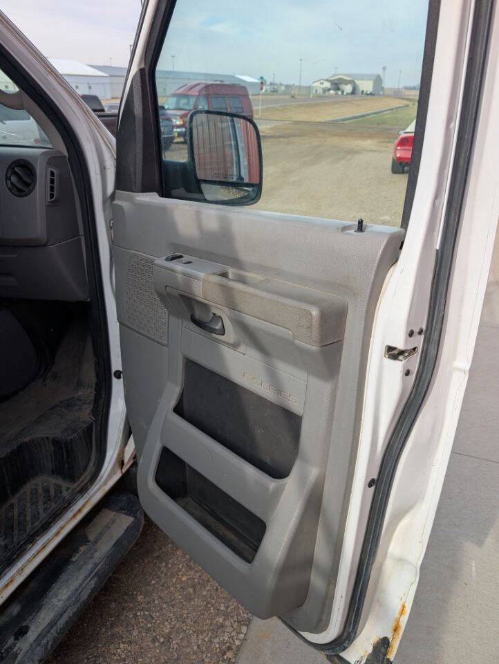 Used 2010 Ford E-250 and Econoline 250 RWD image 10