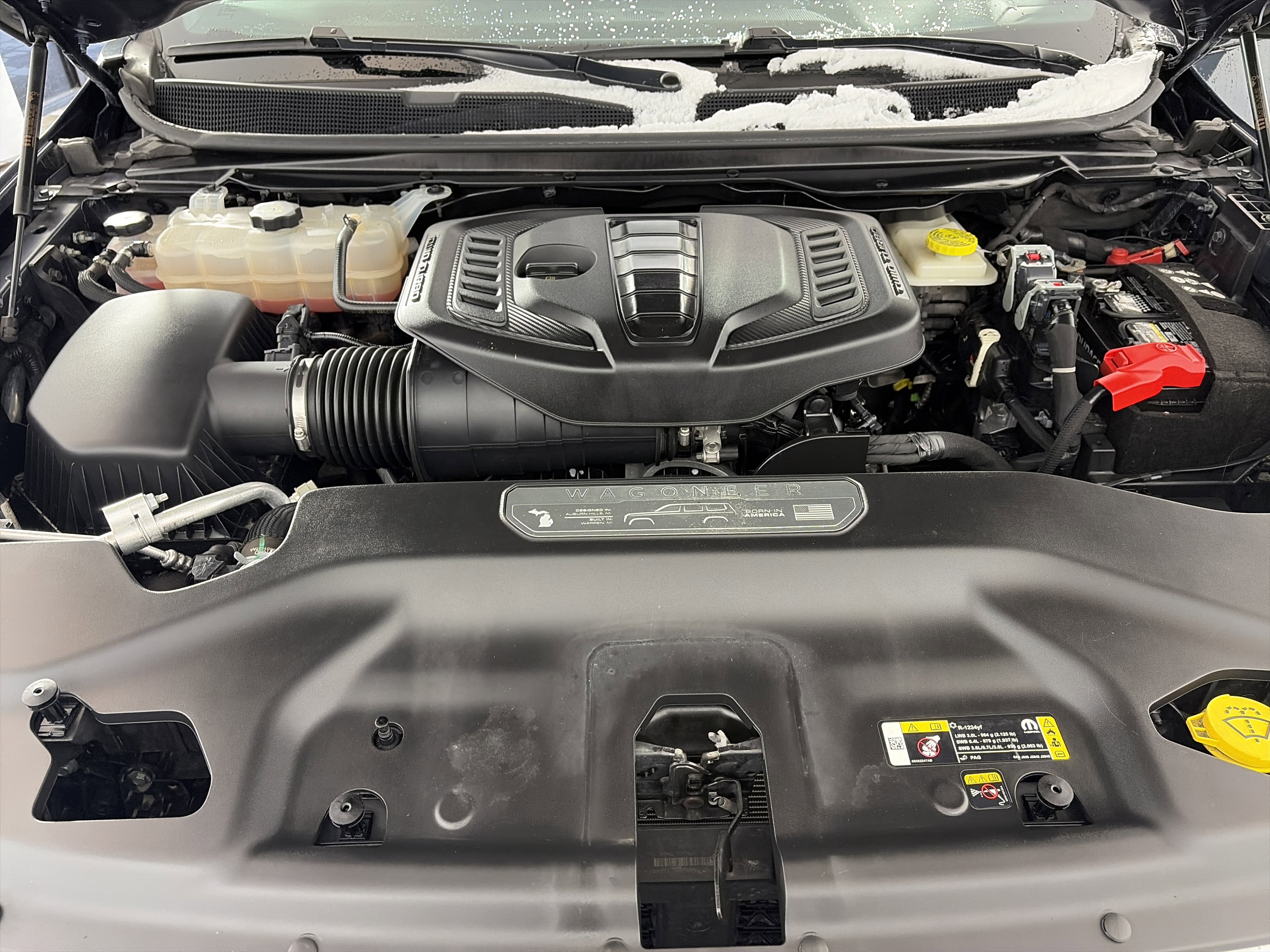 Used 2024 Jeep Wagoneer L Series II w/ Flexible Seating Group image 12