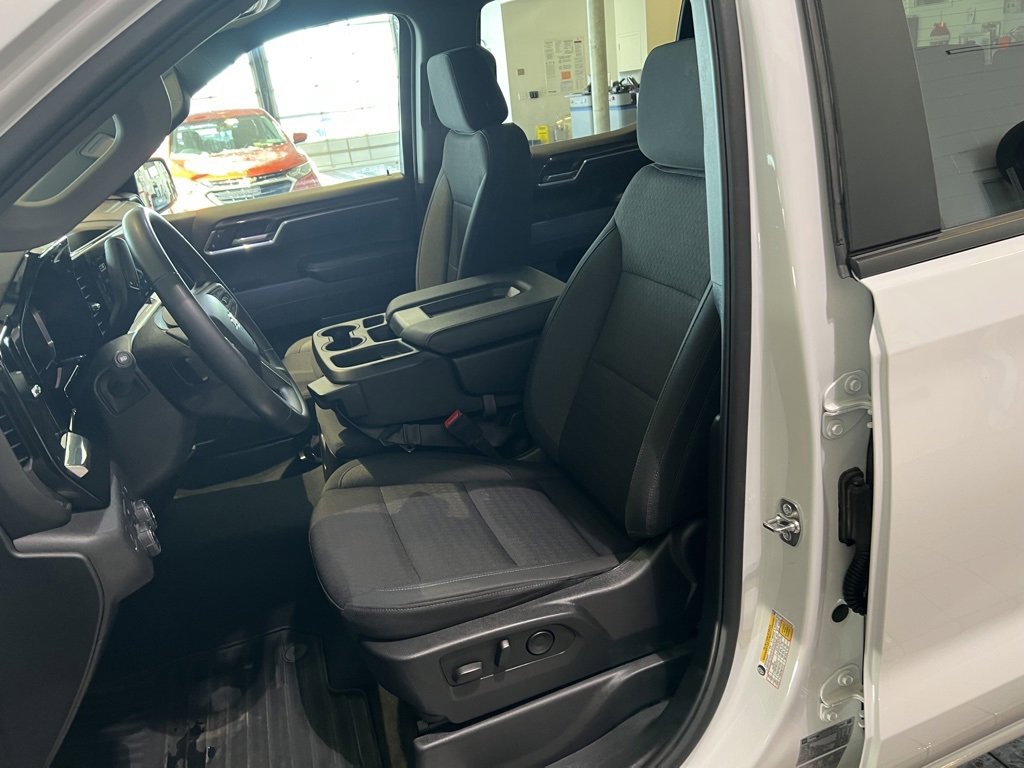 Used 2025 Chevrolet Silverado 1500 LT image 13