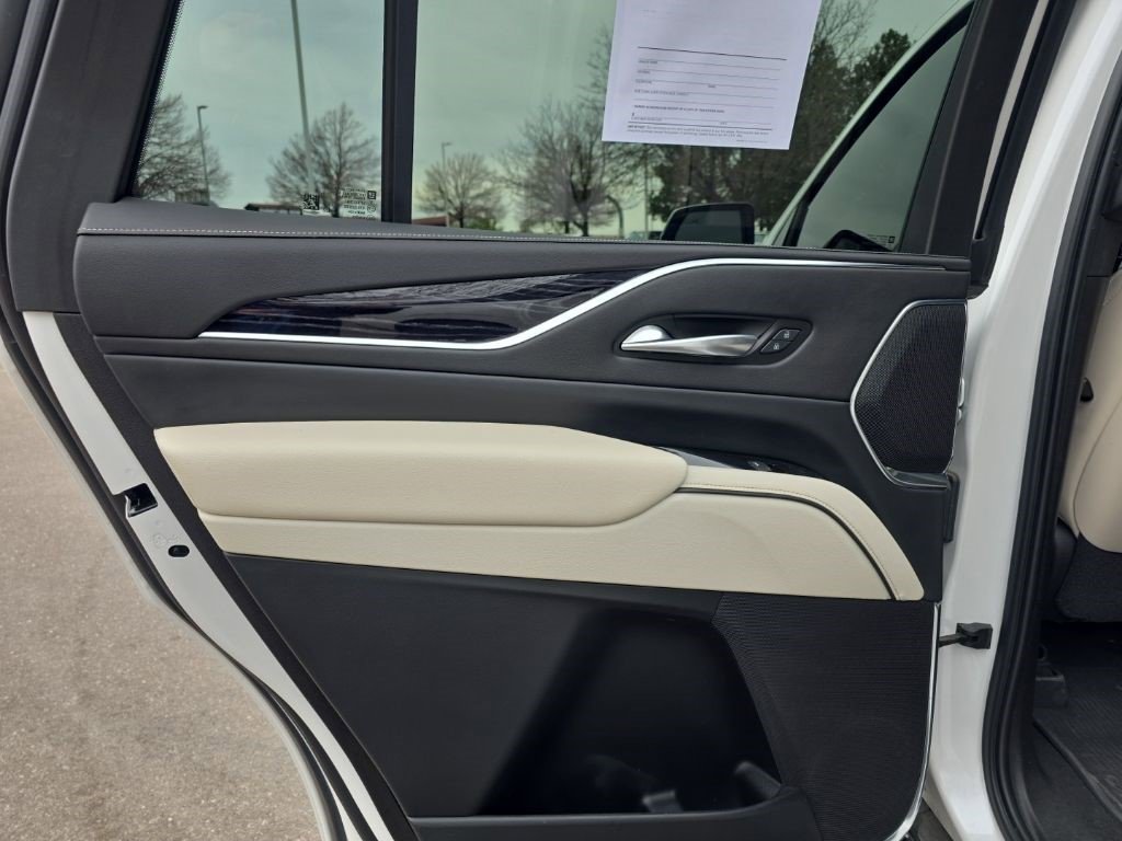 Certified 2021 Cadillac Escalade Sport w/ LPO, ONYX Package image 17