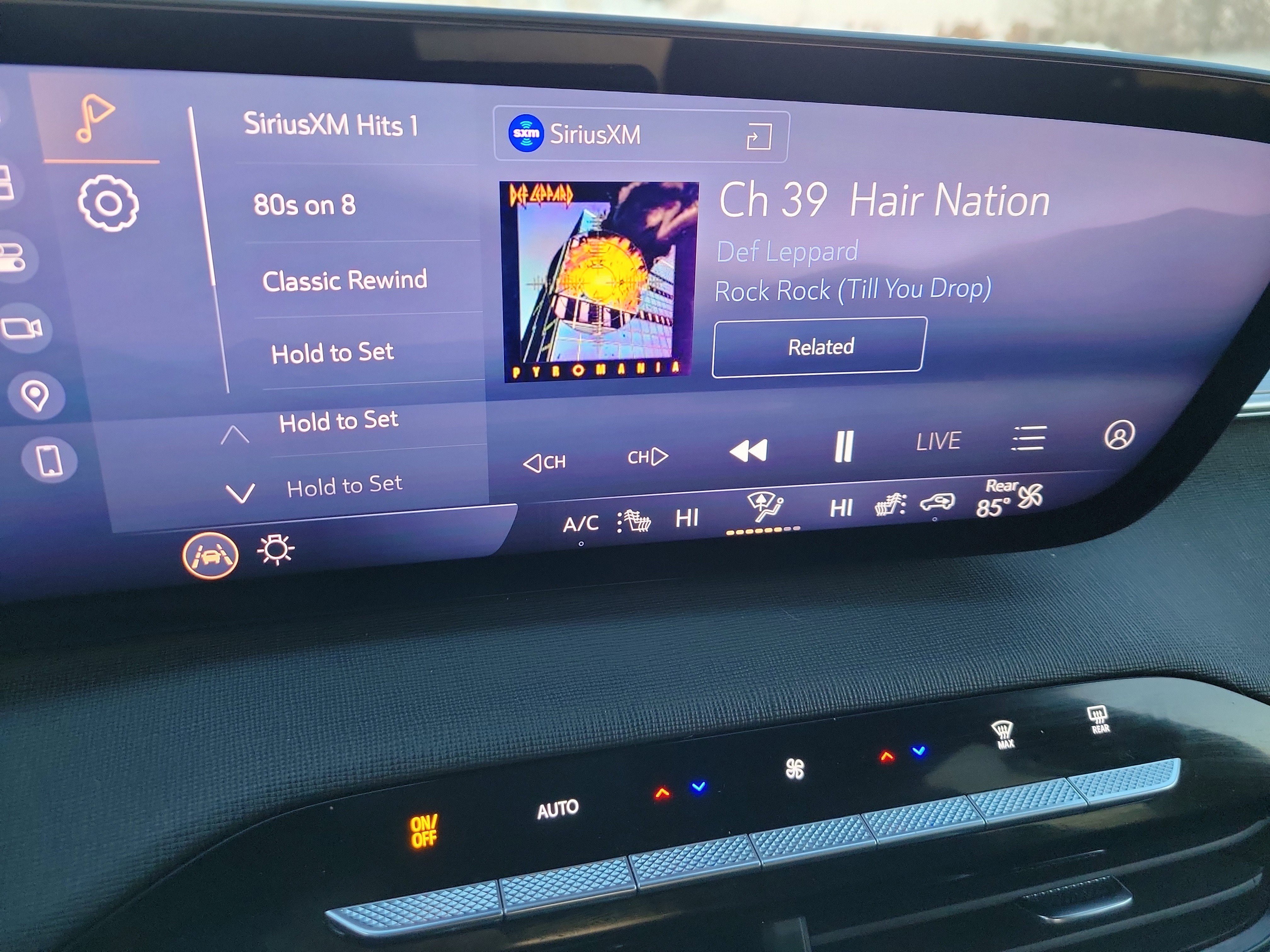 Certified 2025 Buick Enclave Preferred image 26