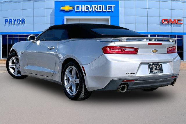 Used 2018 Chevrolet Camaro LT RWD image 4