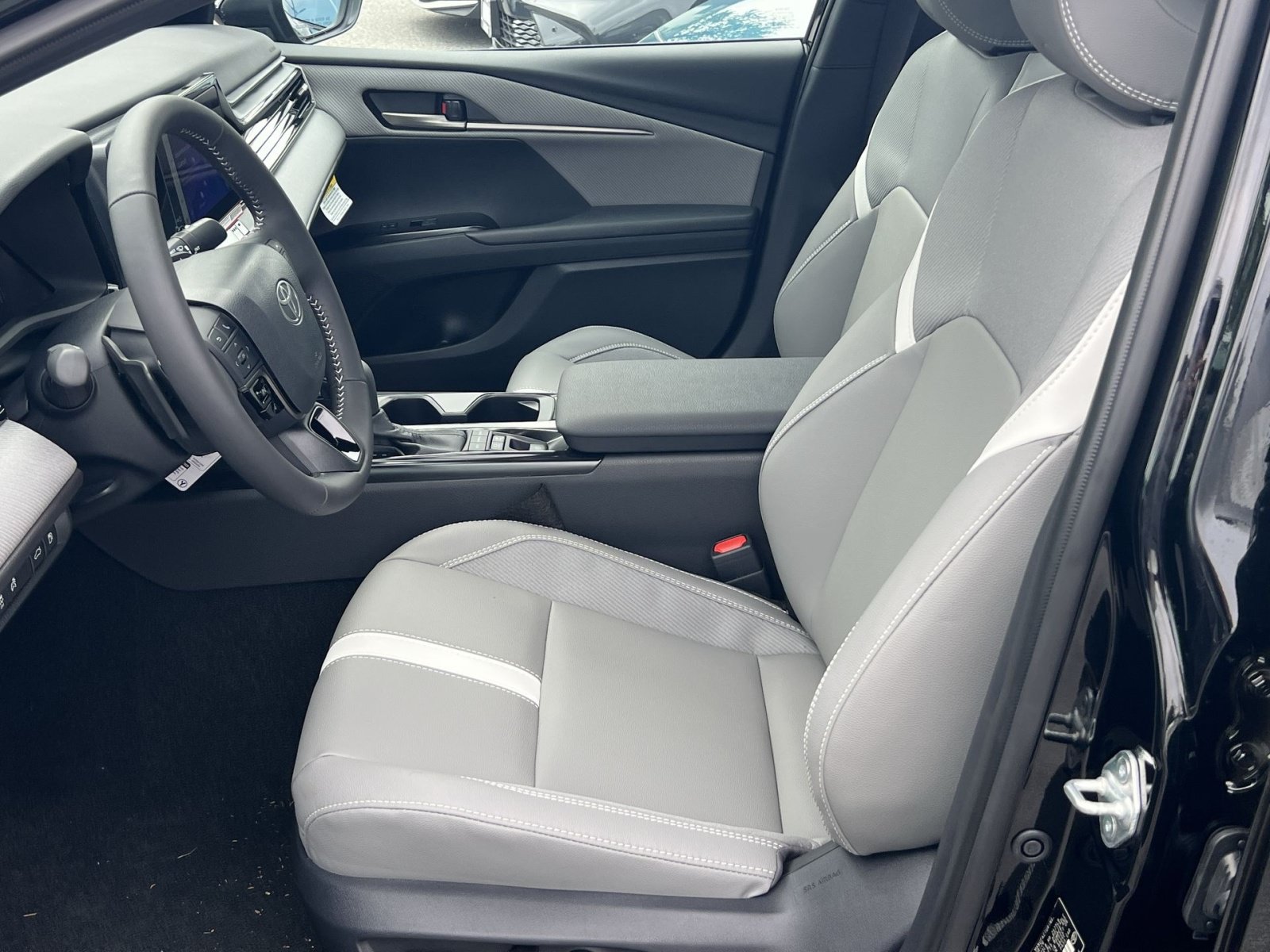 New 2026 Toyota Camry SE w/ Convenience Package FWD image 7
