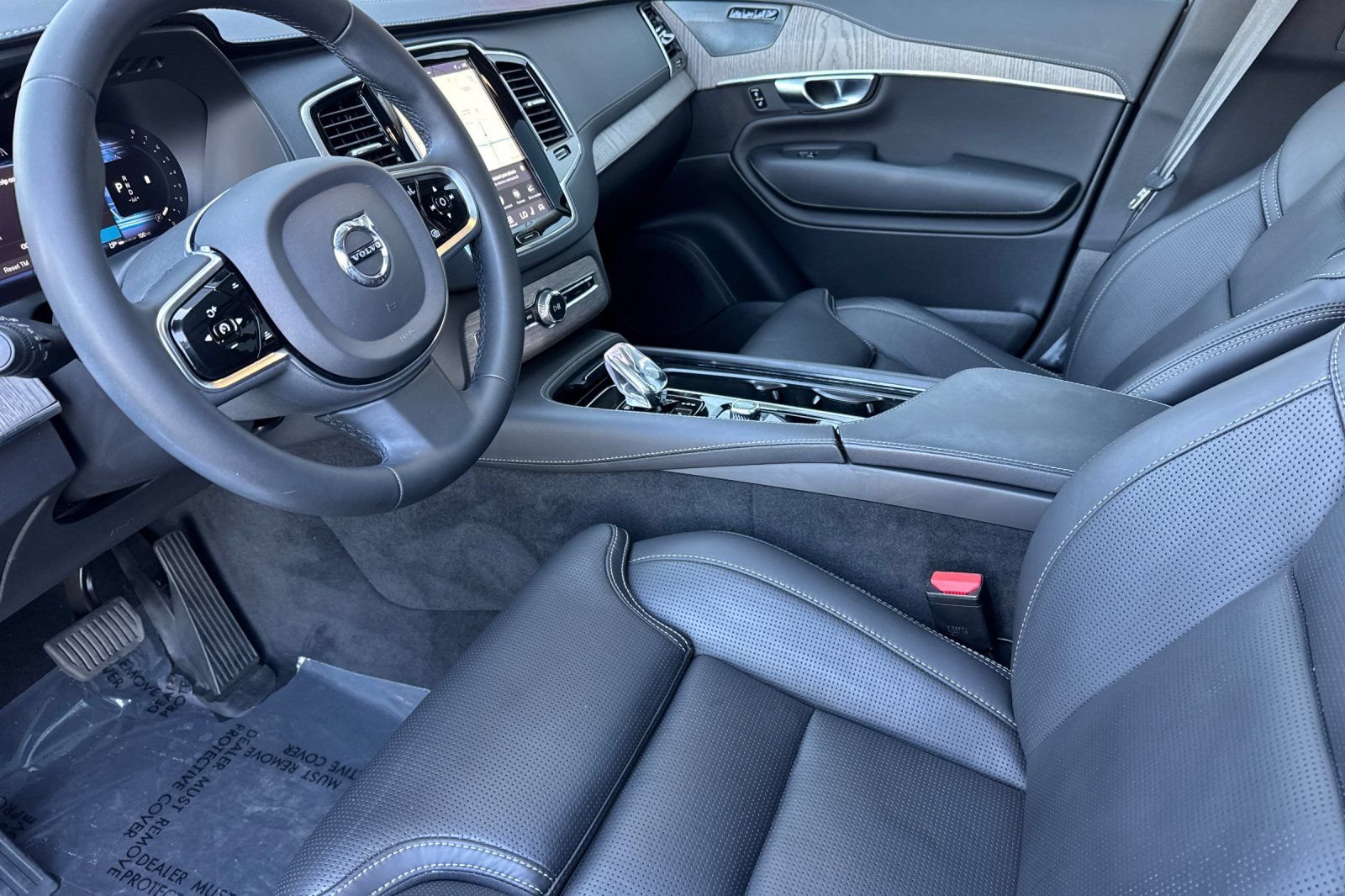 Used 2023 Volvo XC90 B6 Ultimate w/ Protection Package Premier AWD/4WD image 9