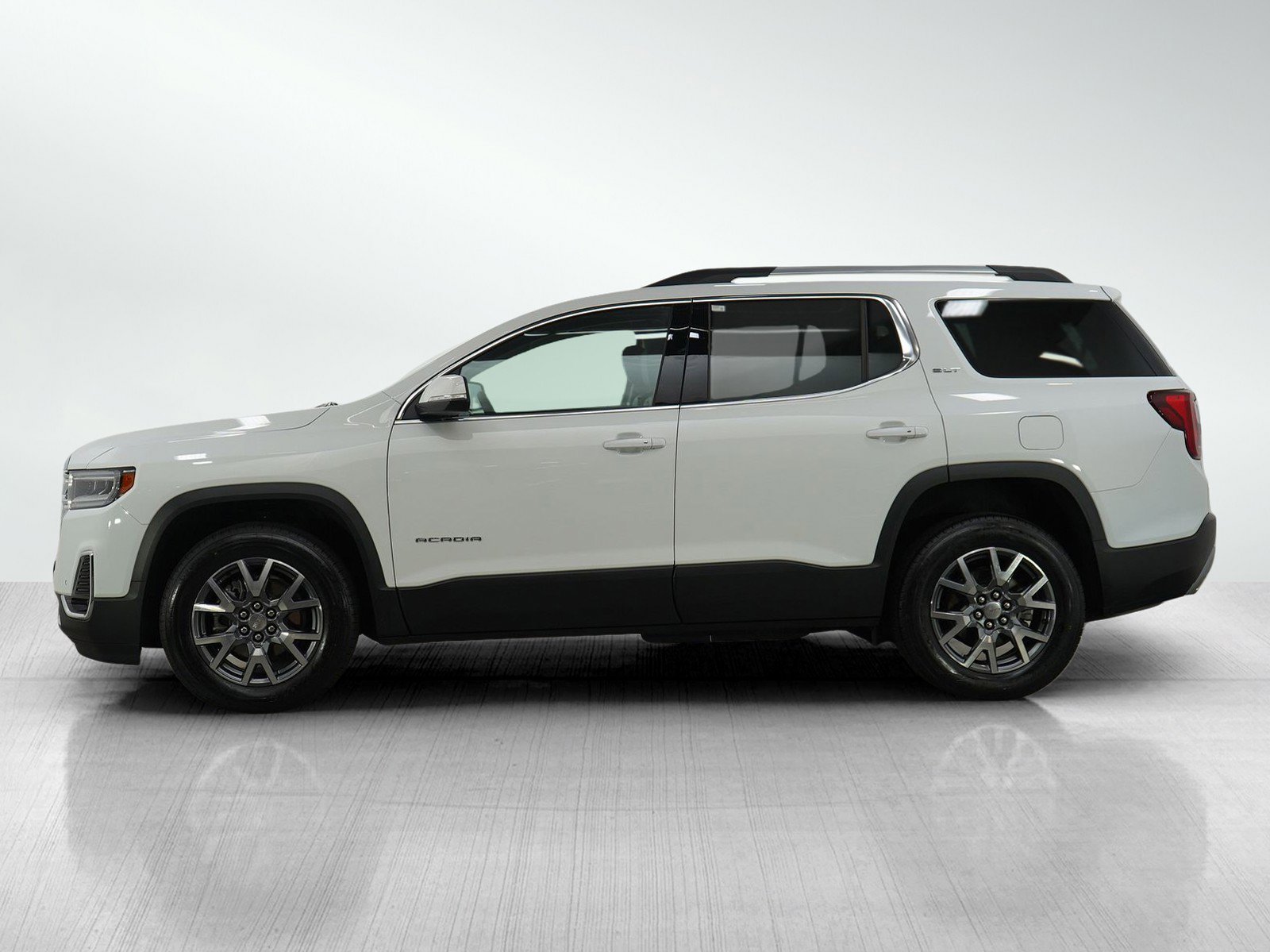 Used 2023 GMC Acadia SLT image 2