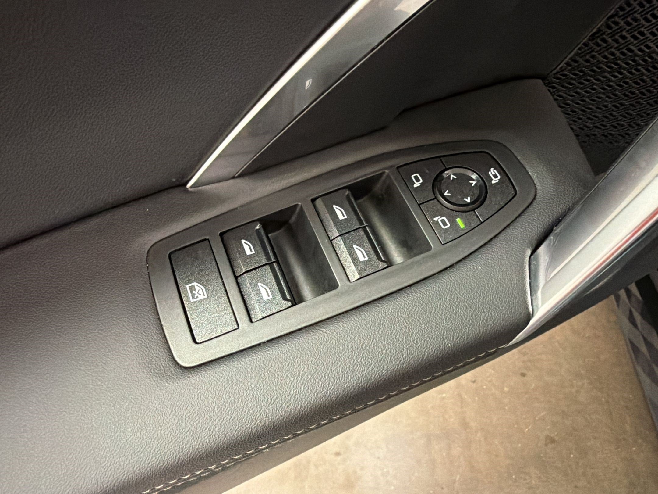 Certified 2025 BMW X2 xDrive28i AWD/4WD image 21
