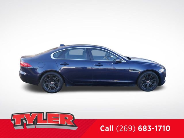 Used 2017 Jaguar XF Premium image 9