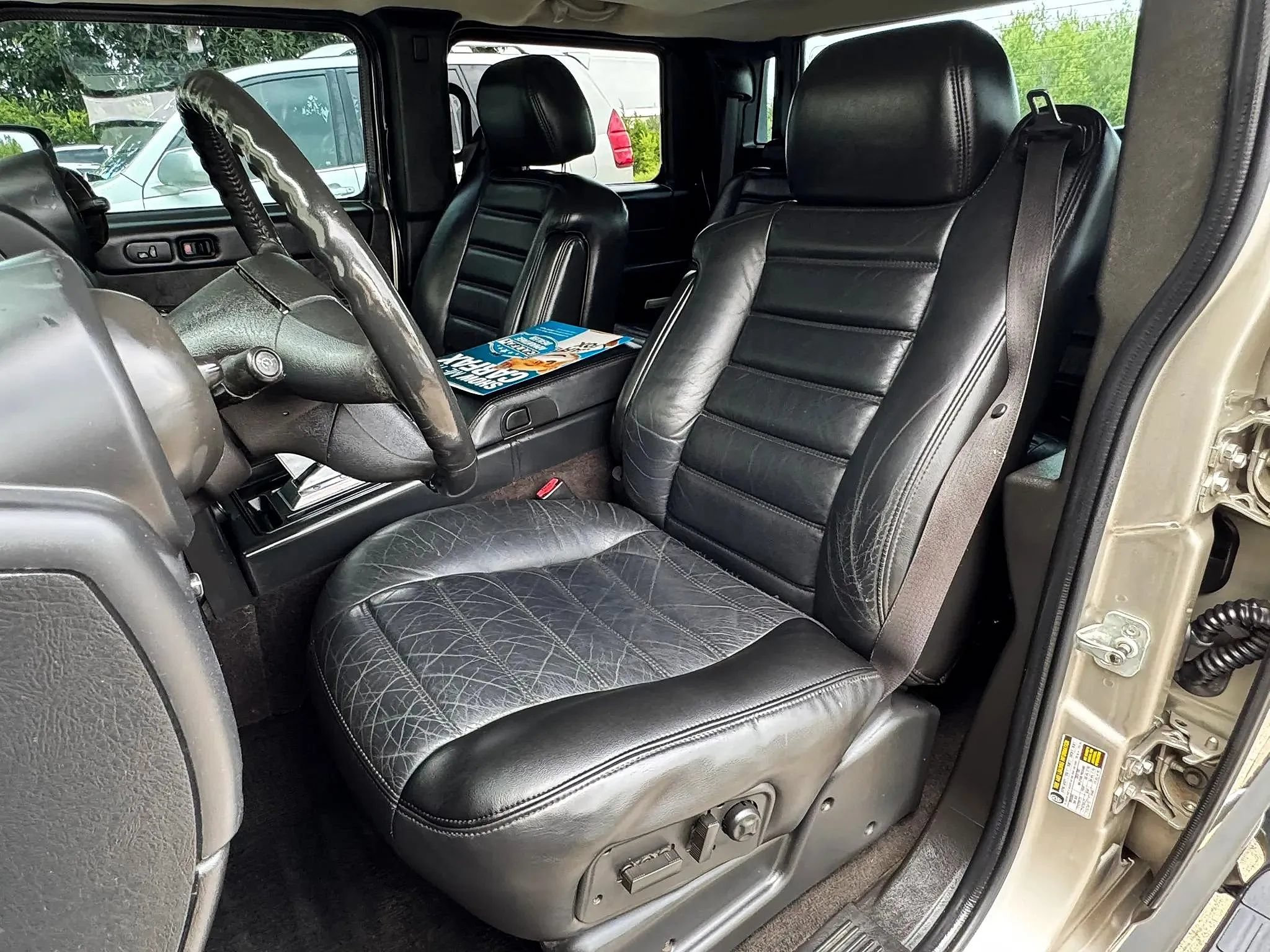 Used 2005 HUMMER H2 SUT w/ Preferred Equipment Group AWD/4WD image 18