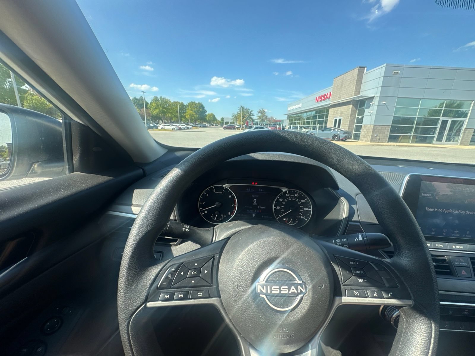 Used 2025 Nissan Altima 2.5 SV FWD image 14
