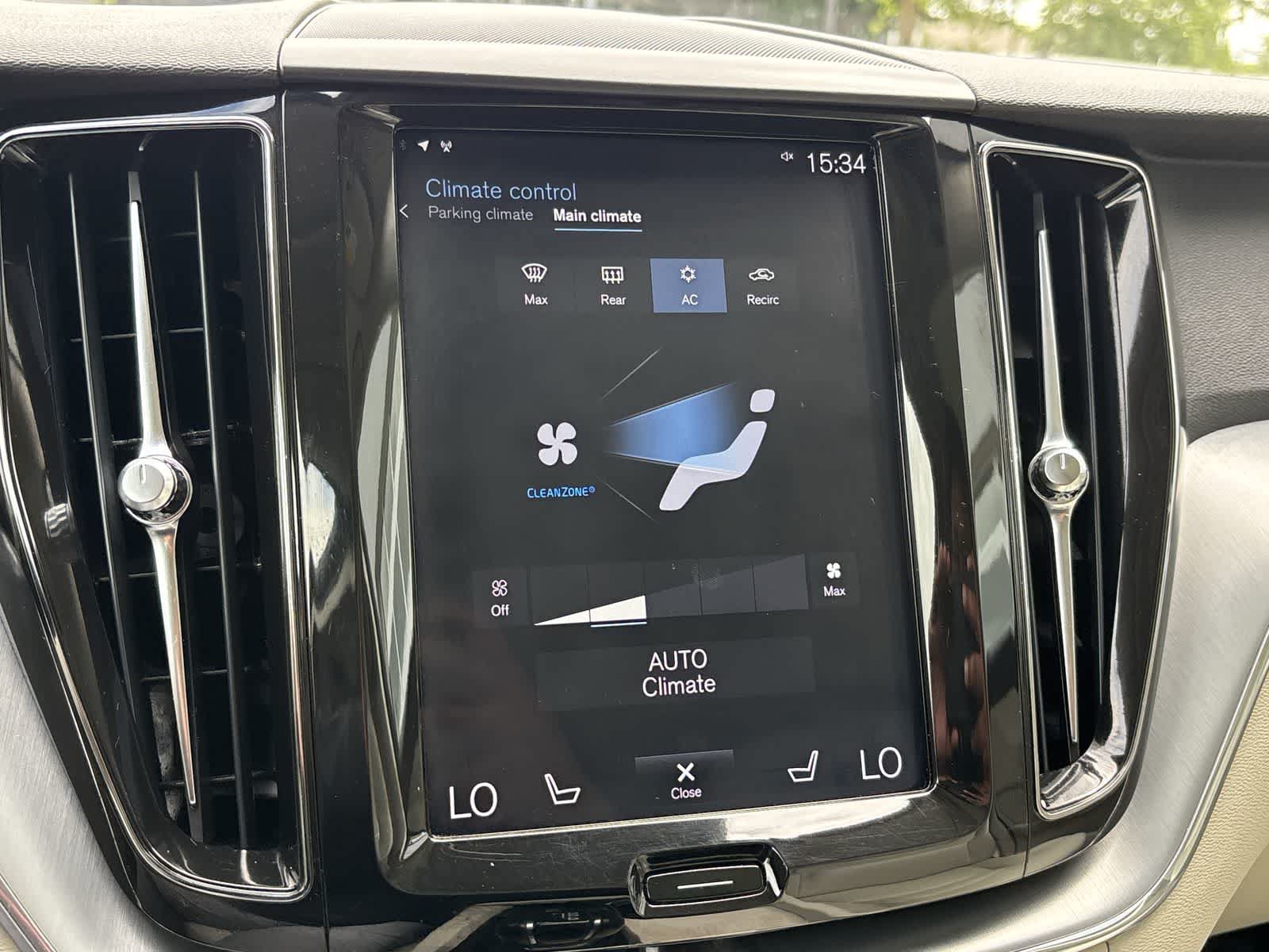 Used 2018 Volvo XC60 T5 Momentum w/ Convenience Package AWD/4WD image 18
