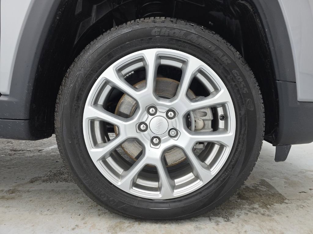 Used 2023 Jeep Compass Latitude image 19