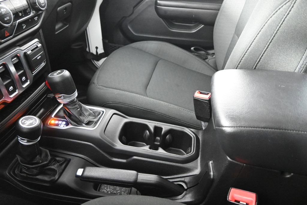 Used 2020 Jeep Wrangler Sport AWD/4WD image 32