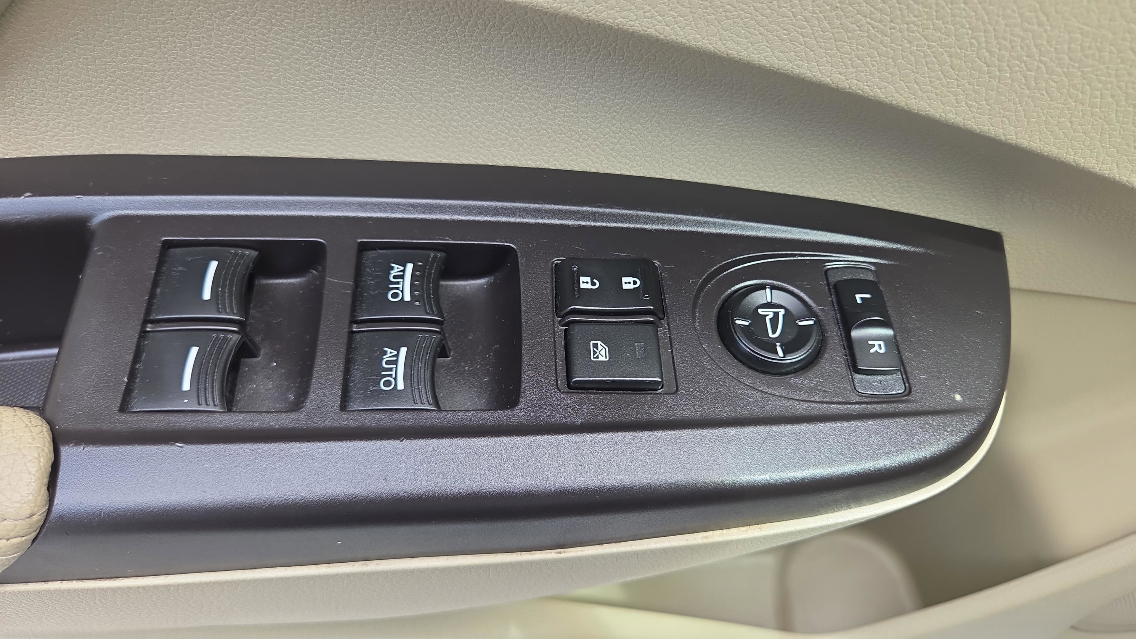 Used 2017 Acura RDX AWD w/ Technology Package image 34