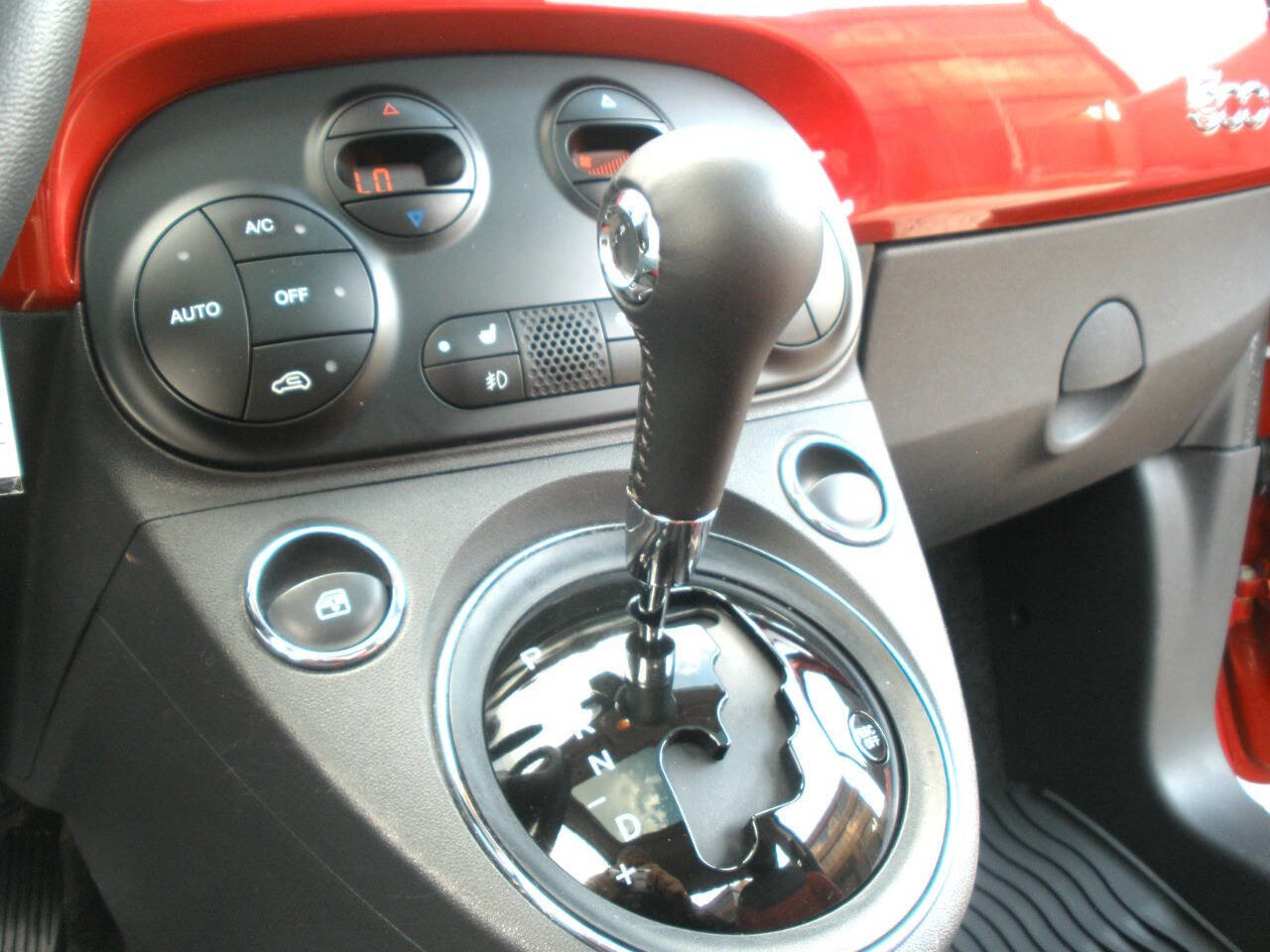 Used 2012 FIAT 500 Lounge w/ Luxury Leather Pkg FWD image 39