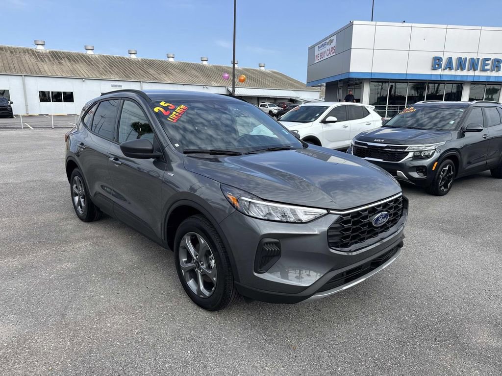 Used 2025 Ford Escape ST-Line AWD/4WD video 1