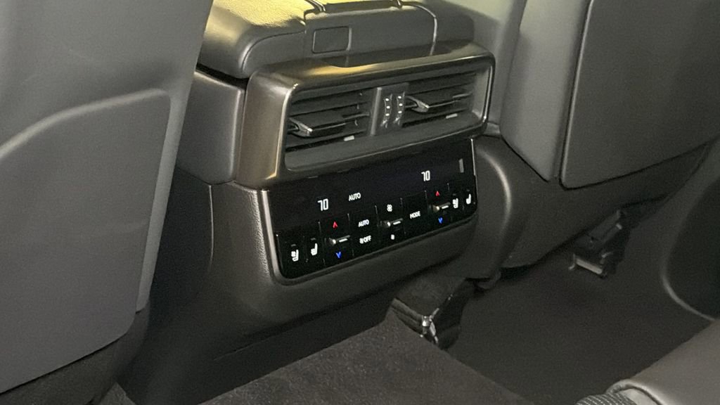 Used 2024 Lexus LX 600 4WD w/ Appearance Package image 17