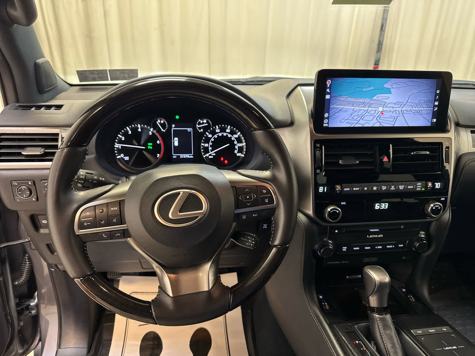 Used 2023 Lexus GX 460 Premium image 3