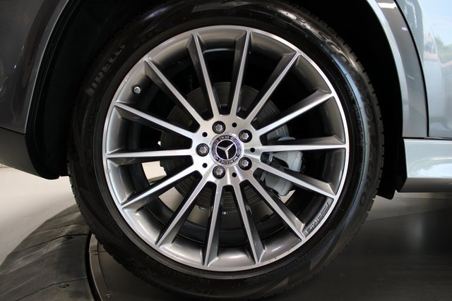 Used 2024 Mercedes-Benz GLE 350 4MATIC w/ AMG Line Exterior image 38