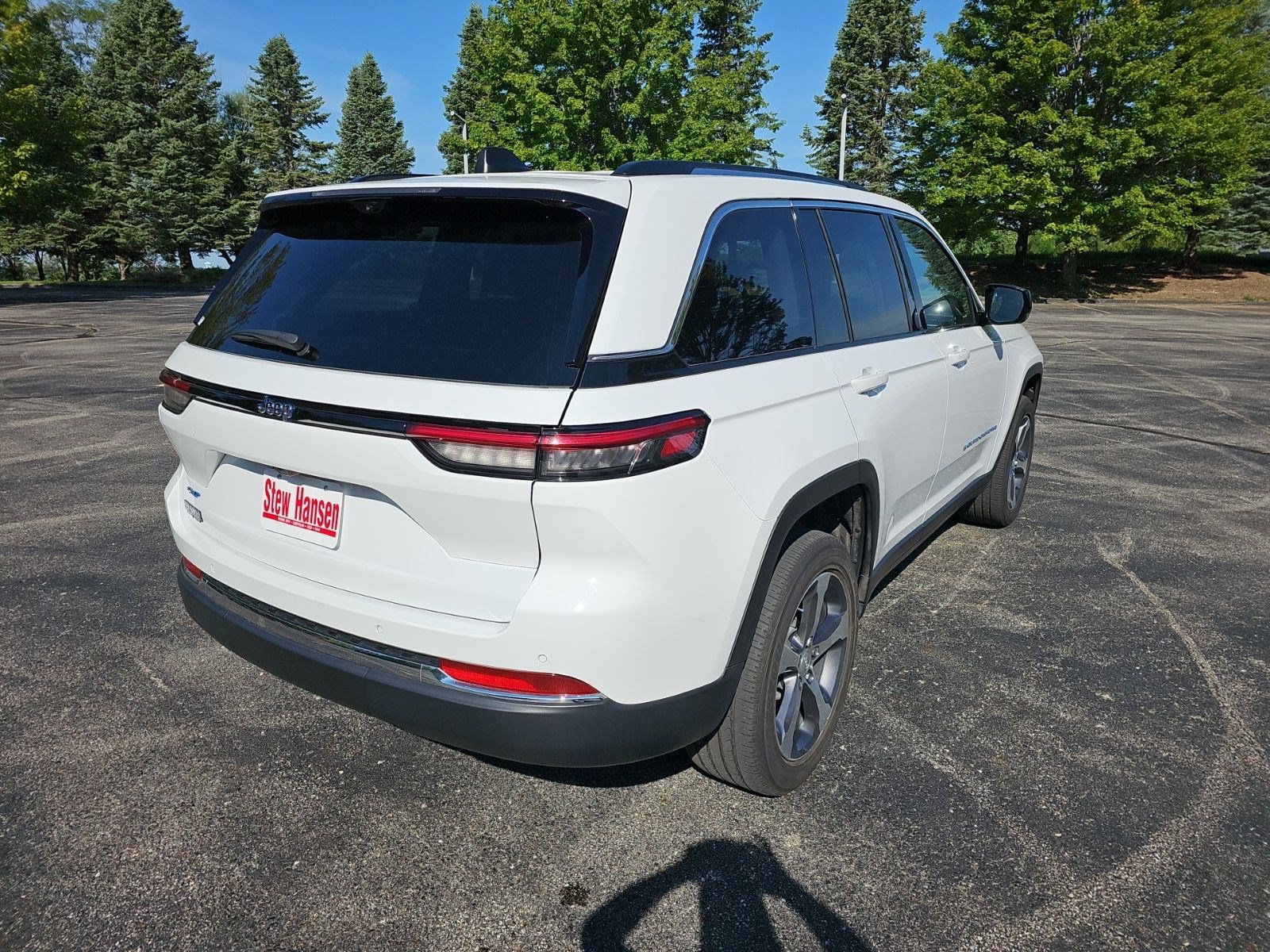 Used 2023 Jeep Grand Cherokee 4WD 4xe w/ Luxury Tech Group II image 6