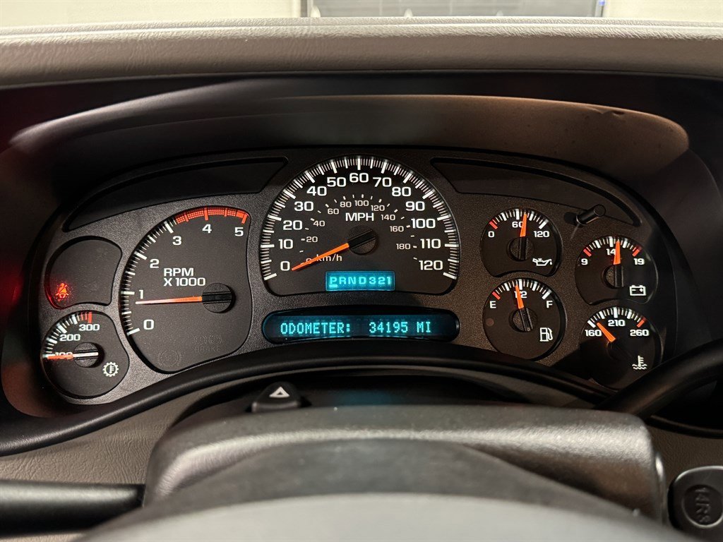 Used 2005 GMC Sierra 3500 SLT w/ Heavy-Duty Power Package AWD/4WD image 34